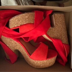 Shoe Dazzle Red Wedge Shoes with Elegant Design